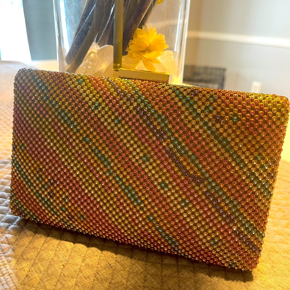❤️🌸🎉🩷 COLOR FILLED CLUTCH - Picture 4 of 7
